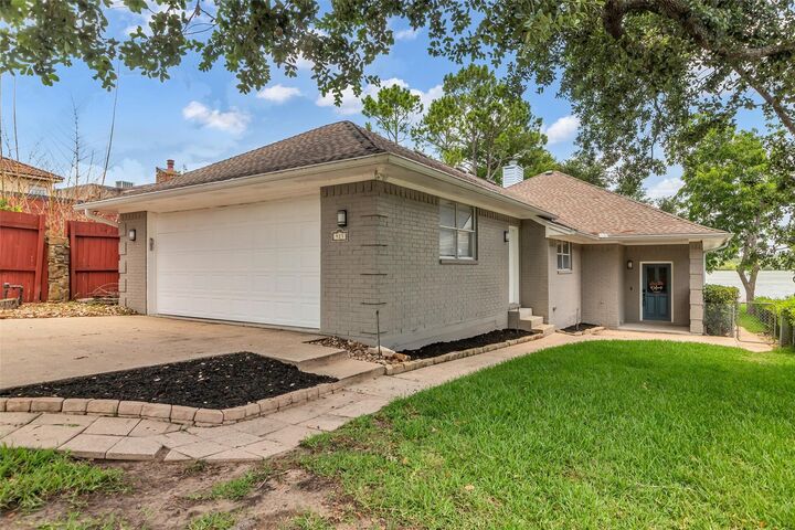 Property Photo:  923 Paradise Lane  TX 77356 