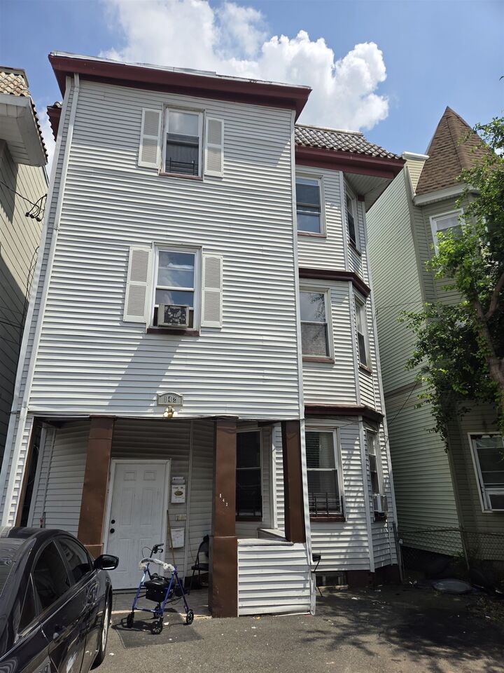 Property Photo: 142 Johnson Ave 3L NJ 07108