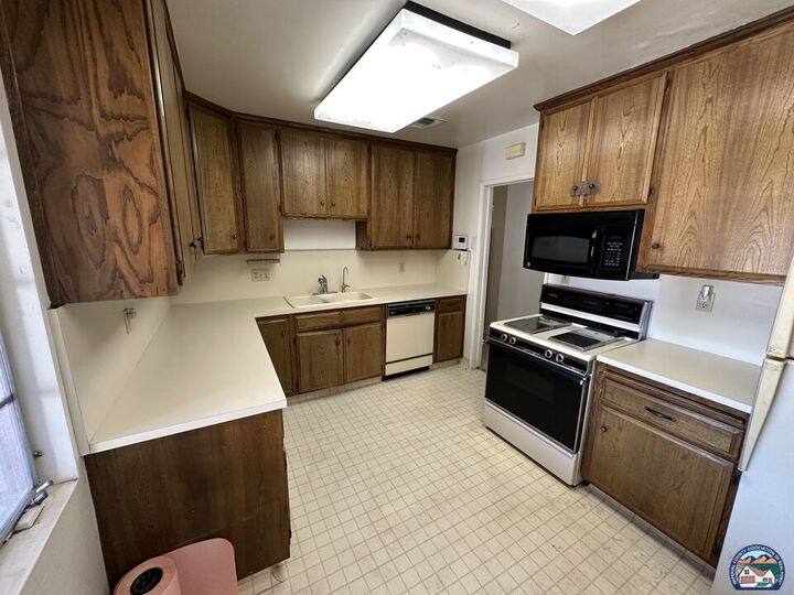 Property Photo:  575 Yucca Dr  CA 92243 