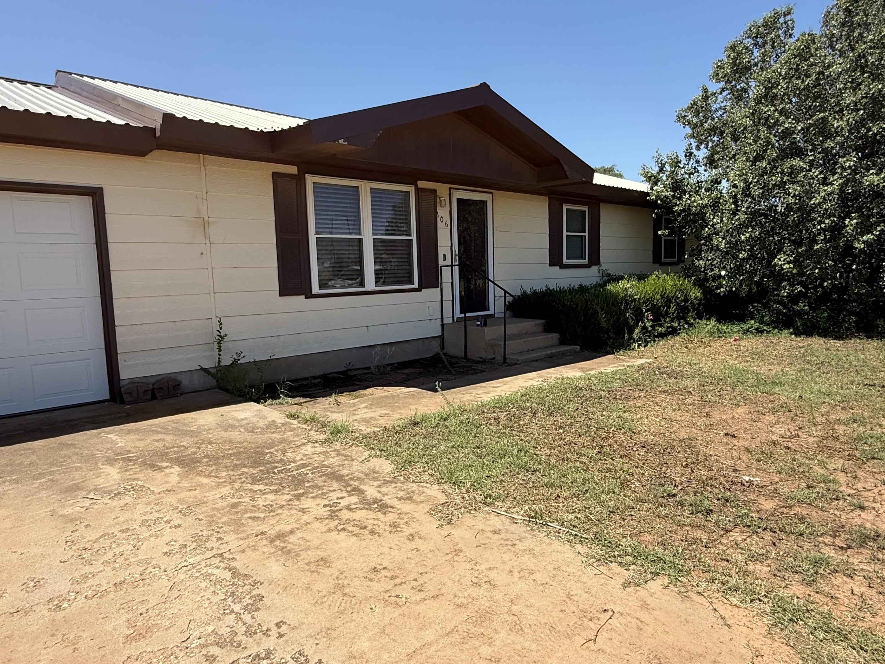 Property Photo: 106 E Cragin Street TX 79336