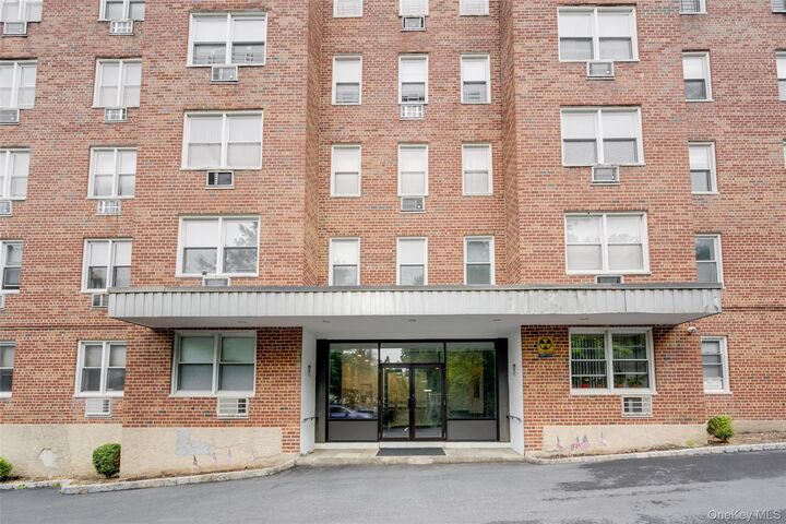 Property Photo: 510 Midland Avenue 3L NY 10704