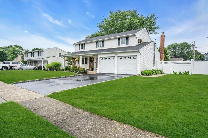 Property Photo:  43 Longstreet Drive  NY 11755 