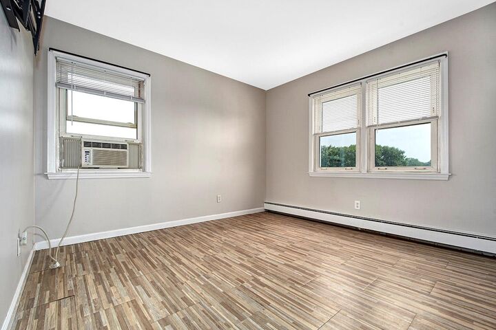 Property Photo:  28 Beechwood Avenue 2  NY 10604 