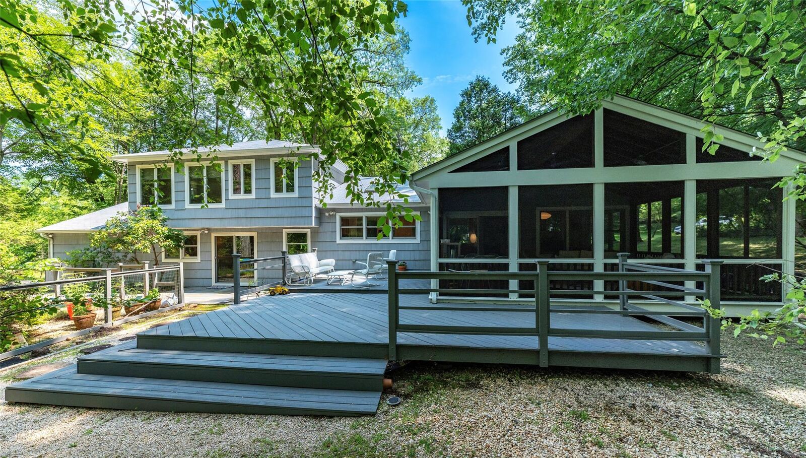 Property Photo:  204 Radcliff Drive  NY 10960 