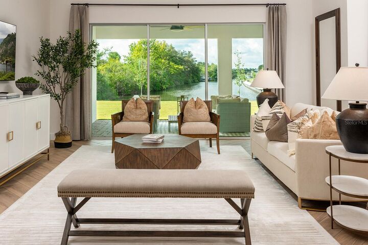 Property Photo: 910 Signet FL 33572