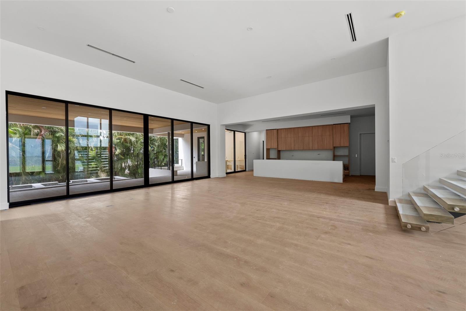 Property Photo: 107 Martinique Avenue FL 33606