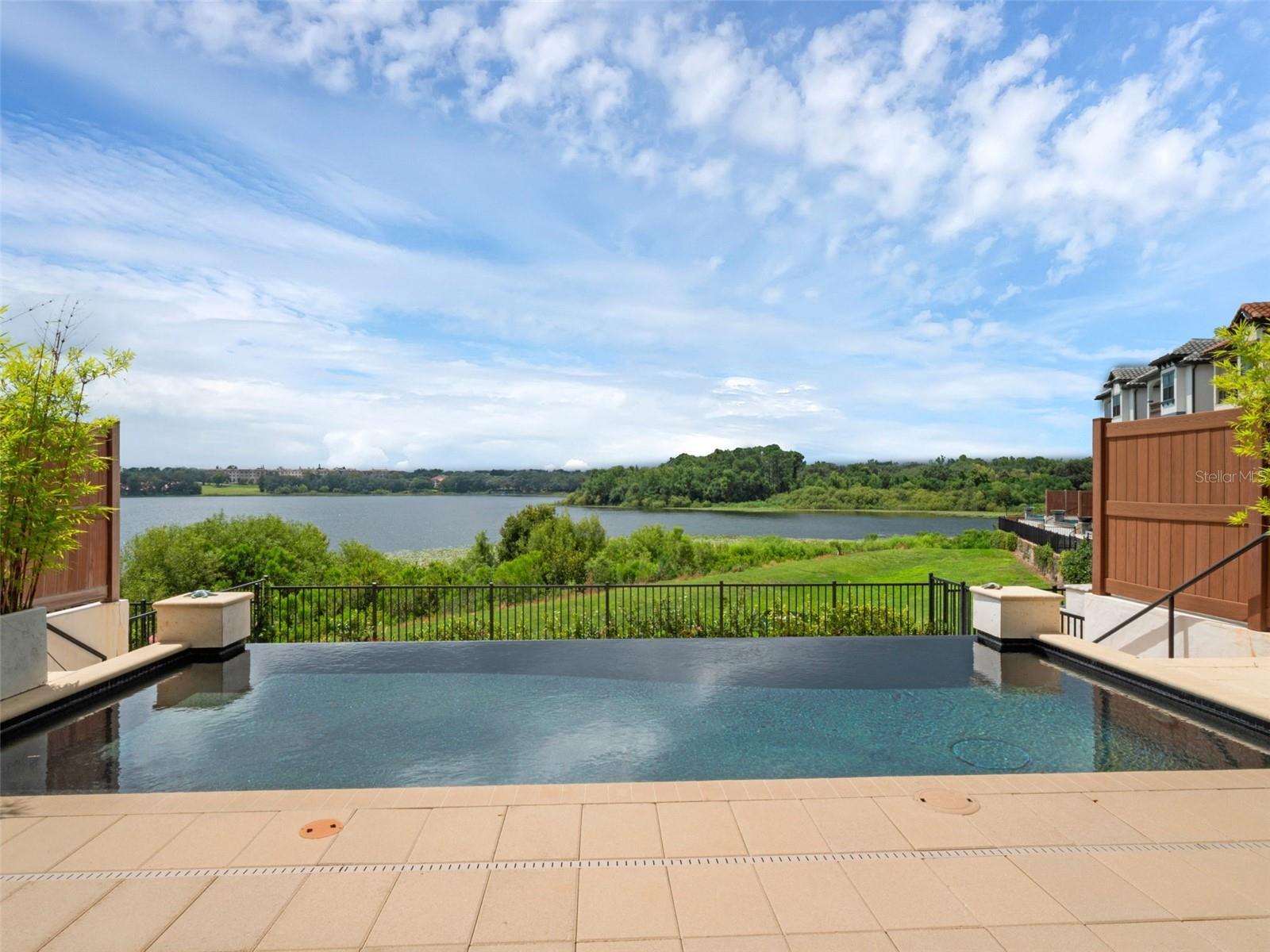 Property Photo:  7615 Toscana Boulevard  FL 32819 