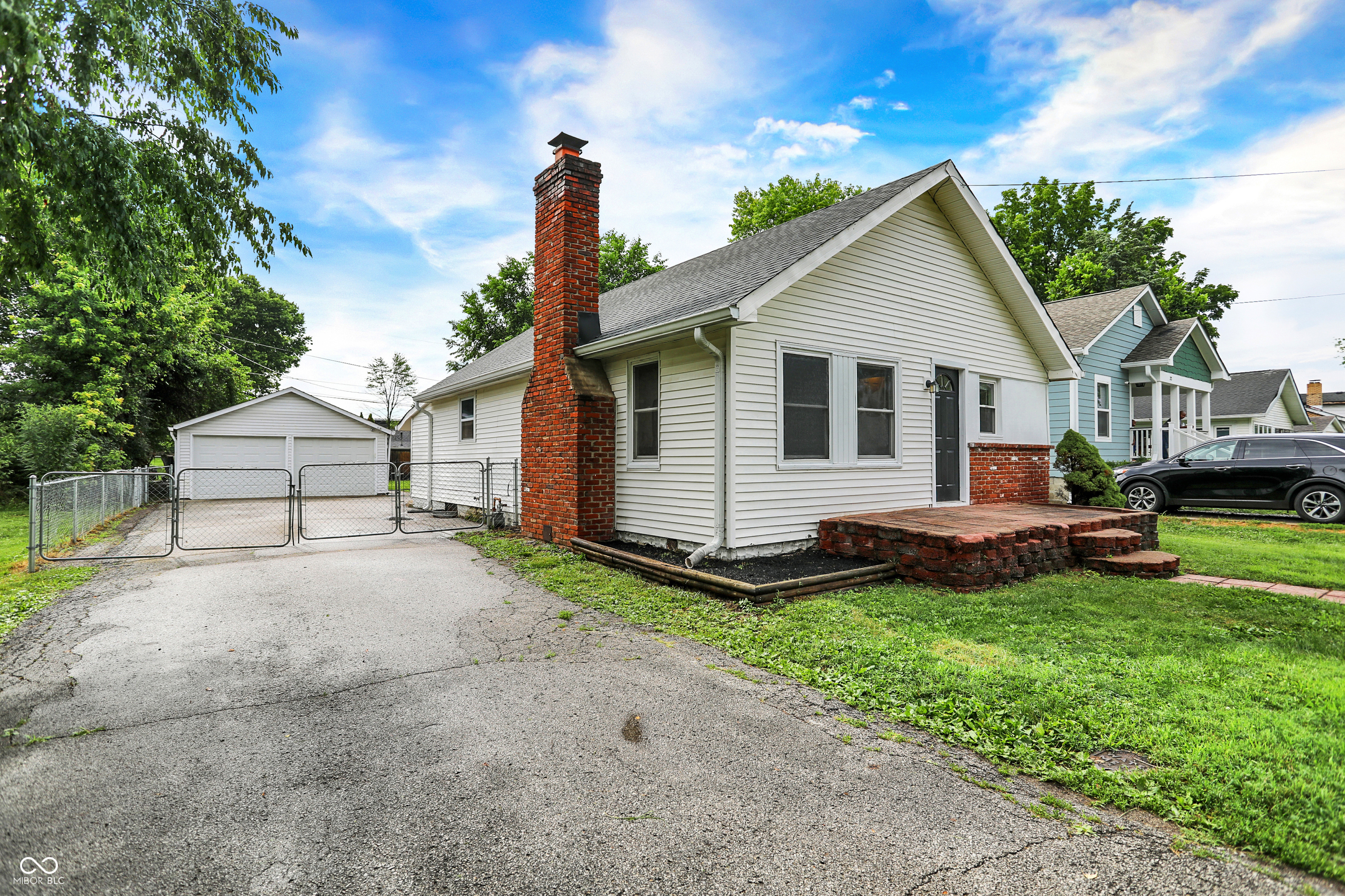 Property Photo: 36 S Vine Street IN 46241