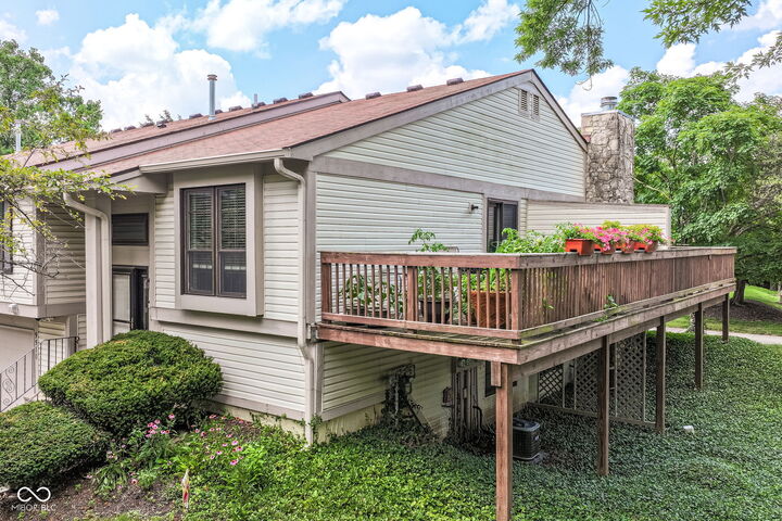 Property Photo: 9510 Bay Vista Drive E IN 46250