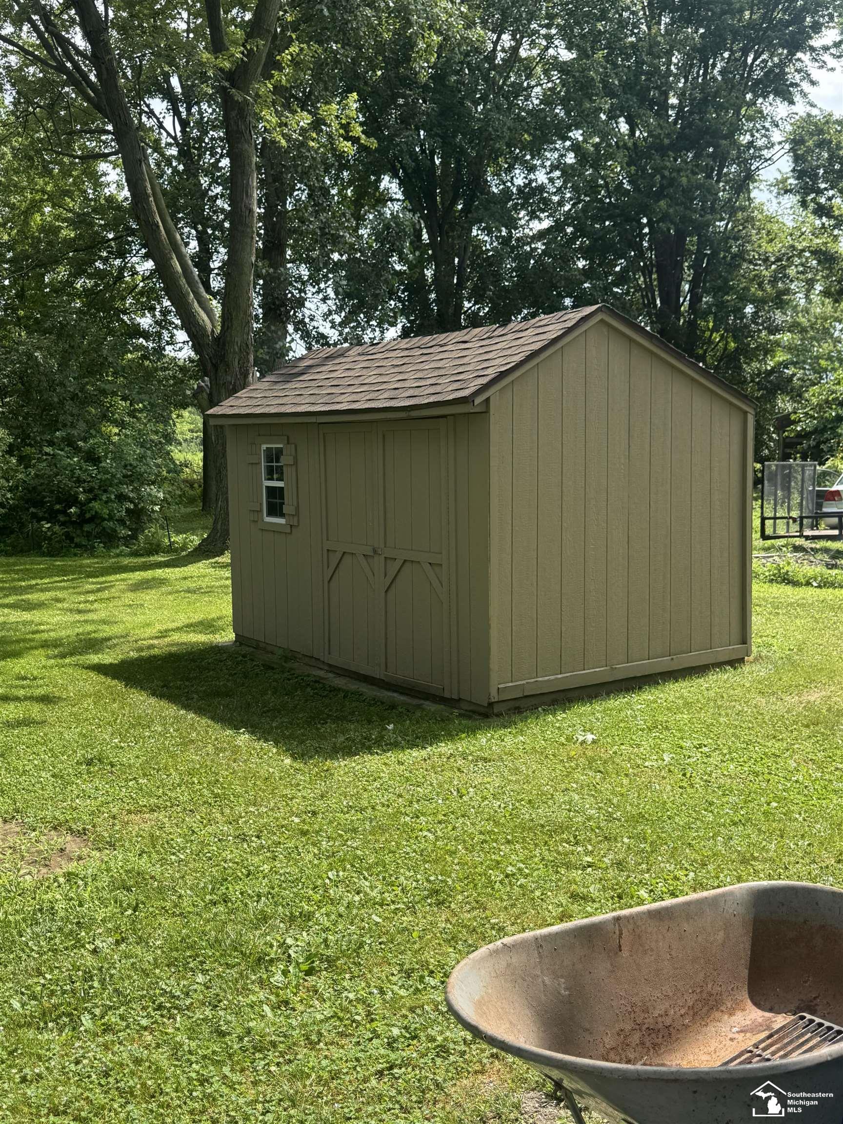 Property Photo: 3422 Bluebush Road MI 48162