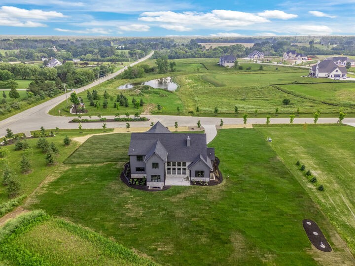 Property Photo:  3560 W Pine View Ct  WI 53097 