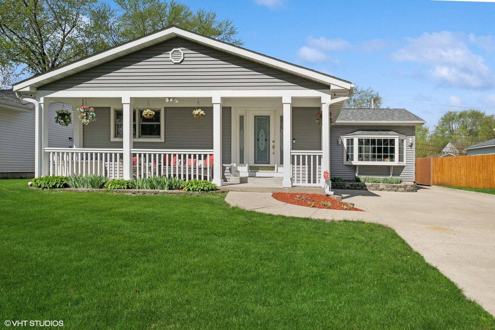 Property Photo:  1713 Meadow Lane  IL 60050 