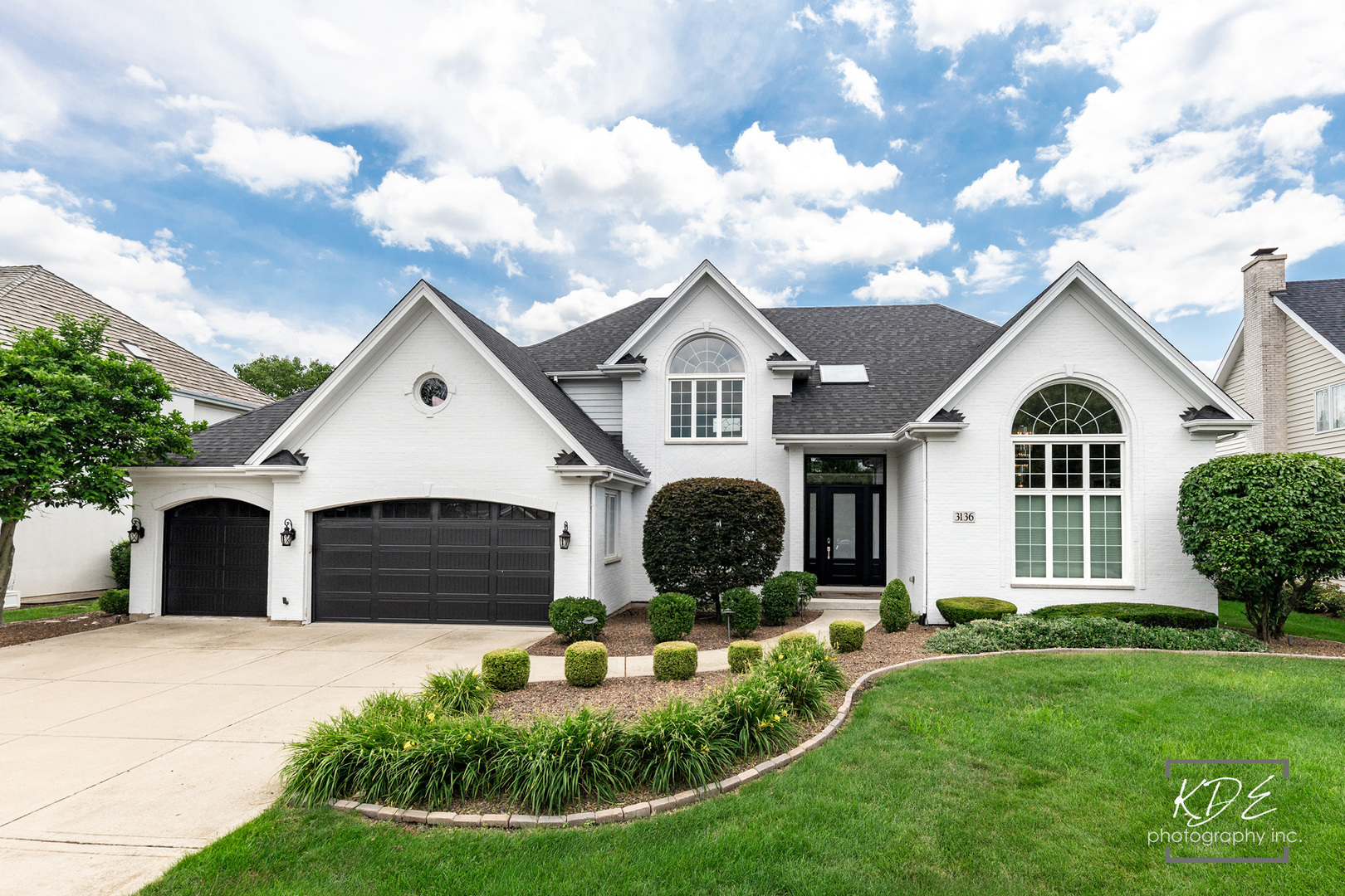 Property Photo:  