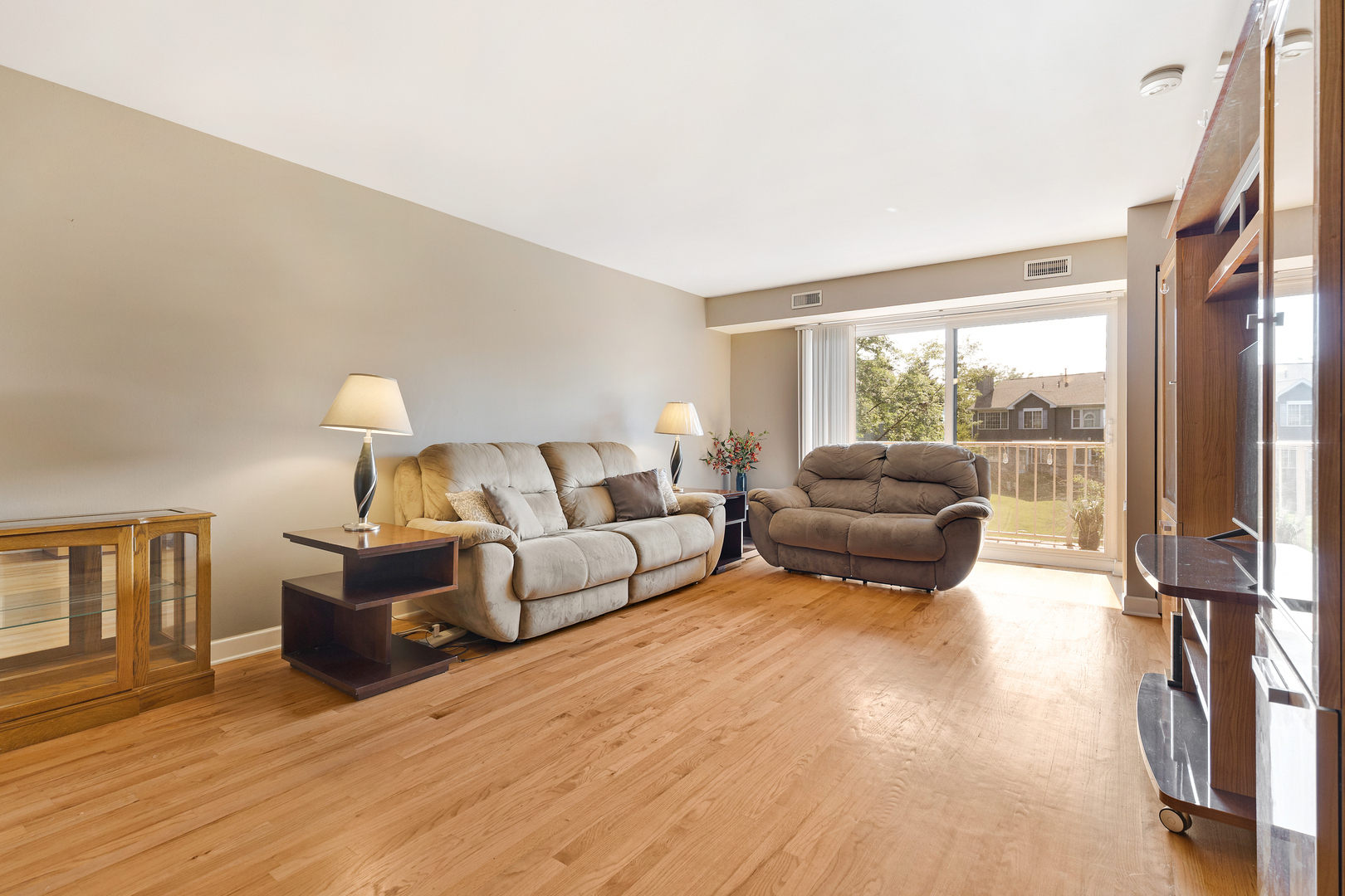 Property Photo:  5400 Astor Lane 203  IL 60008 