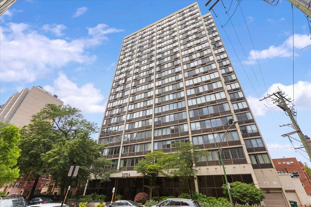 Property Photo: 2754 N Hampden Court 1101 IL 60614