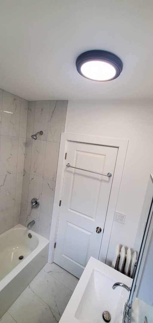 Property Photo: 6334 N Talman Avenue 3S IL 60659
