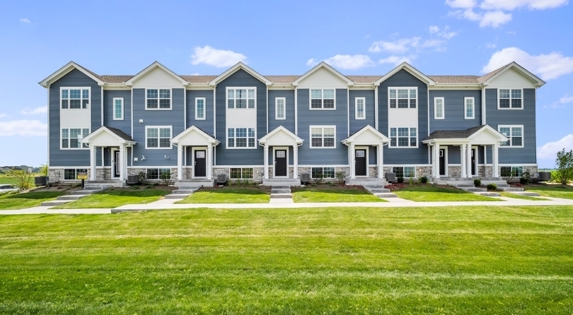 Property Photo: 284 Terrabrook Way IL 60140