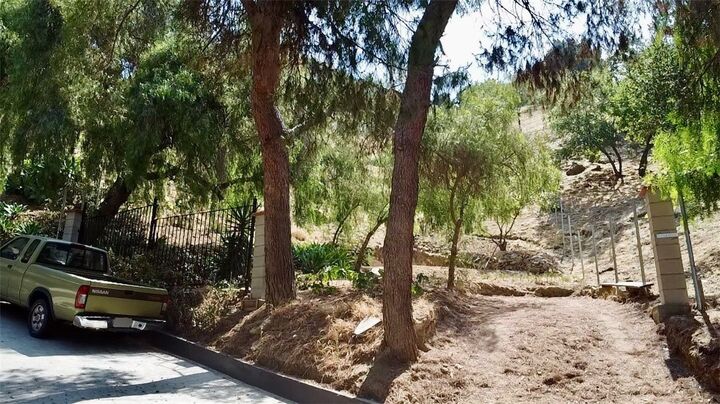 Property Photo:  1539 N Cliff Drive  CA 90065 