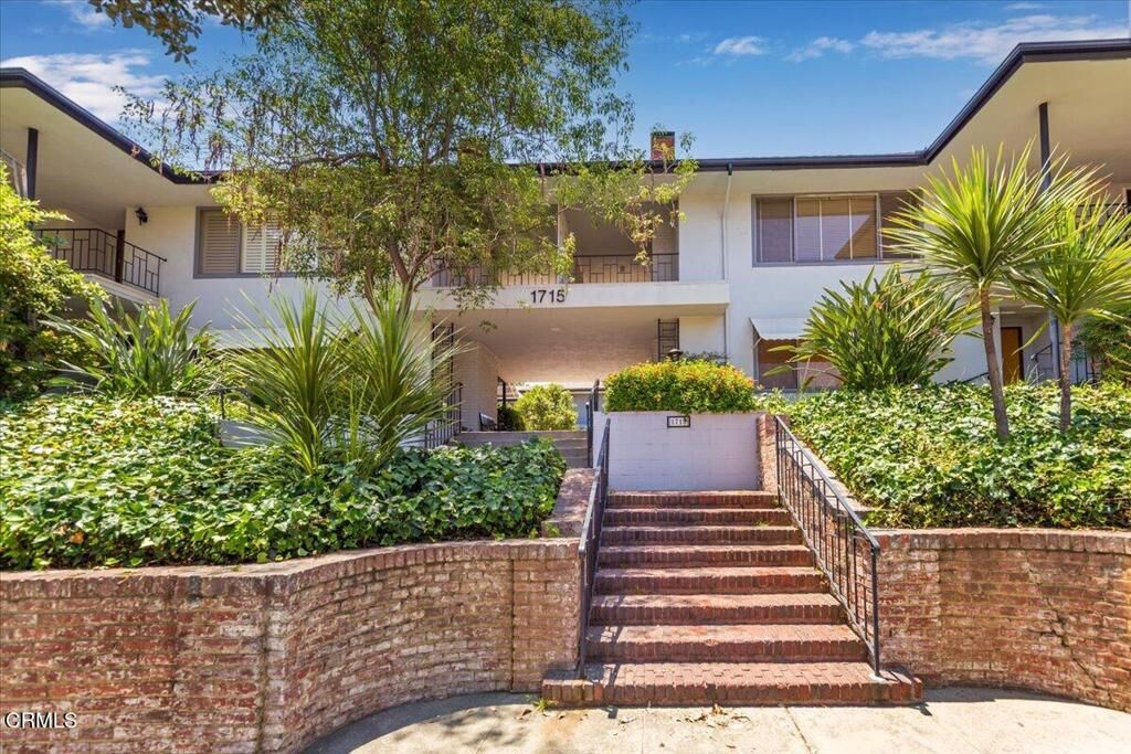 Property Photo:  1715 Fair Oaks Avenue 15  CA 91030