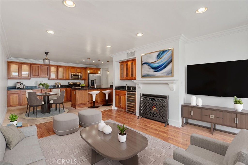 Property Photo: 911 N Kings Road 319 CA 90069