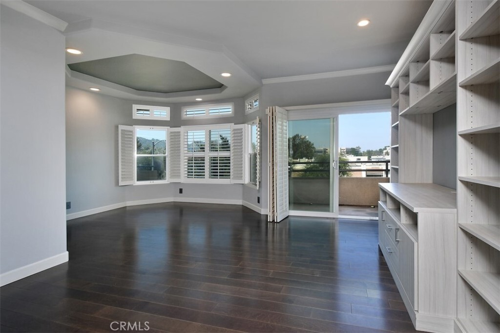 Property Photo: 4230 Colfax Avenue 201 CA 91604