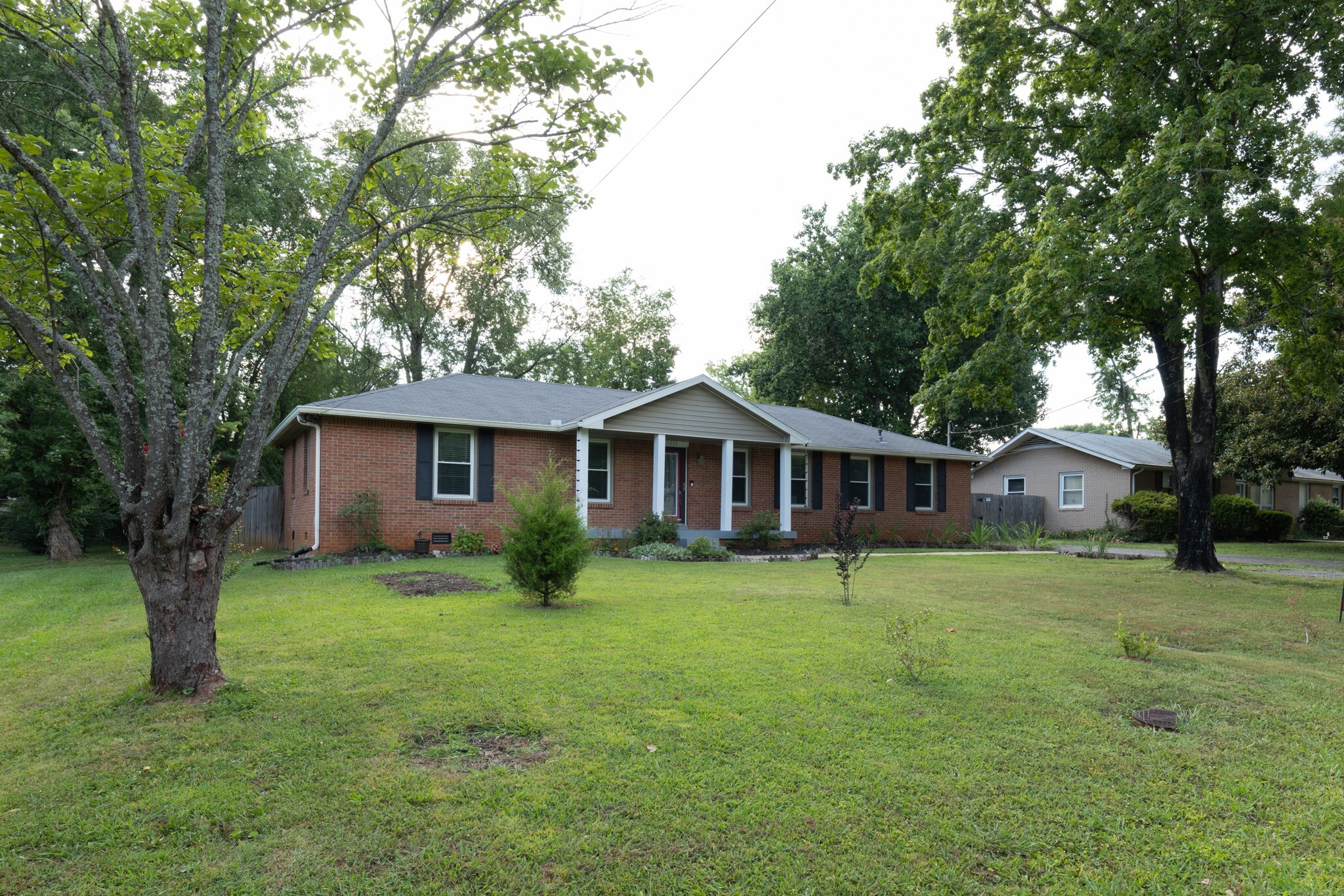 Property Photo: 1210 Wiseman Pl TN 37130