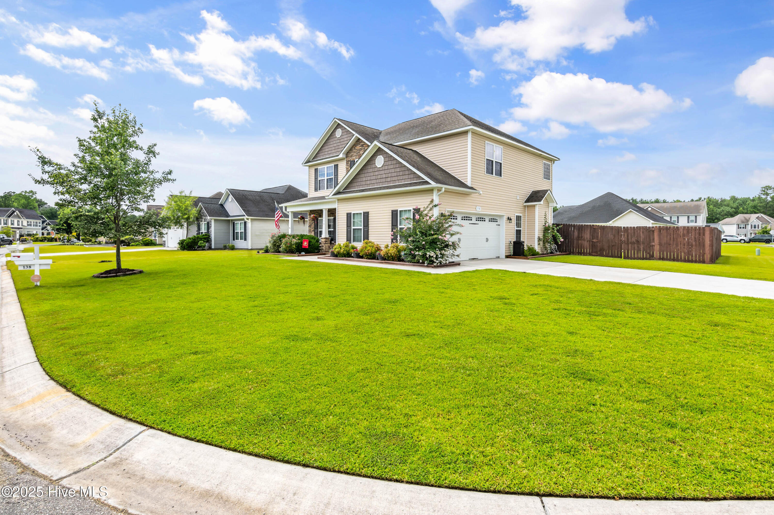Property Photo:  138 Cavalier Drive  NC 28546 
