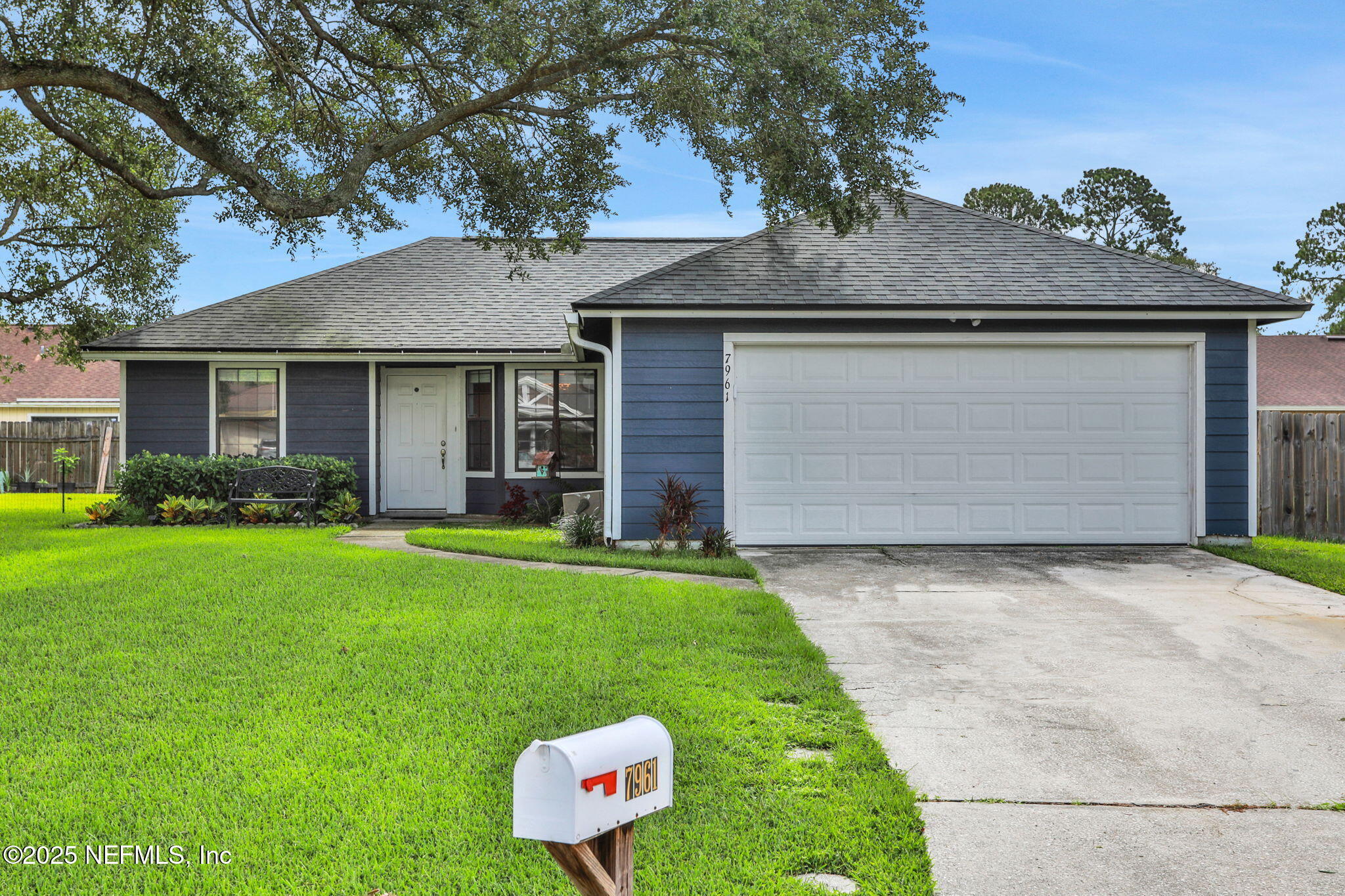 Property Photo:  7961 Evening Flower Lane  FL 32244 