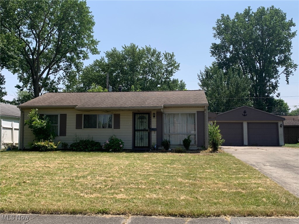 Property Photo: 2922 Eastlawn Street OH 44052