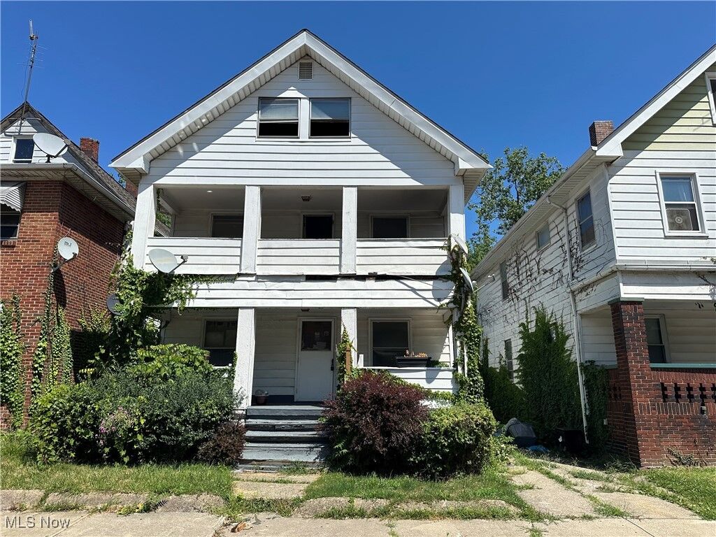 Property Photo: 737 E 165th Street OH 44110