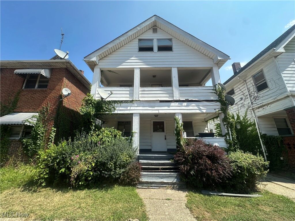 Property Photo: 737 E 165th Street OH 44110