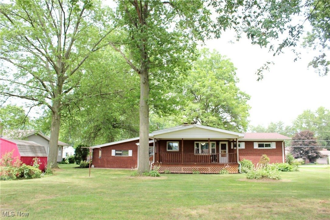 Property Photo: 435 Parkview Drive OH 44408