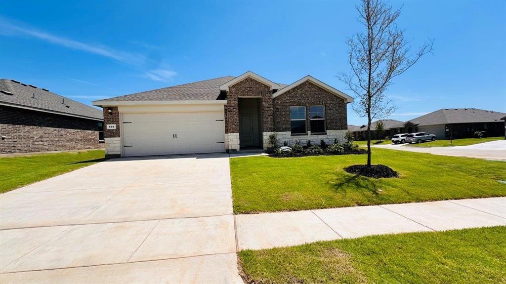 Property Photo: 504 Crestridge Drive N TX 76033