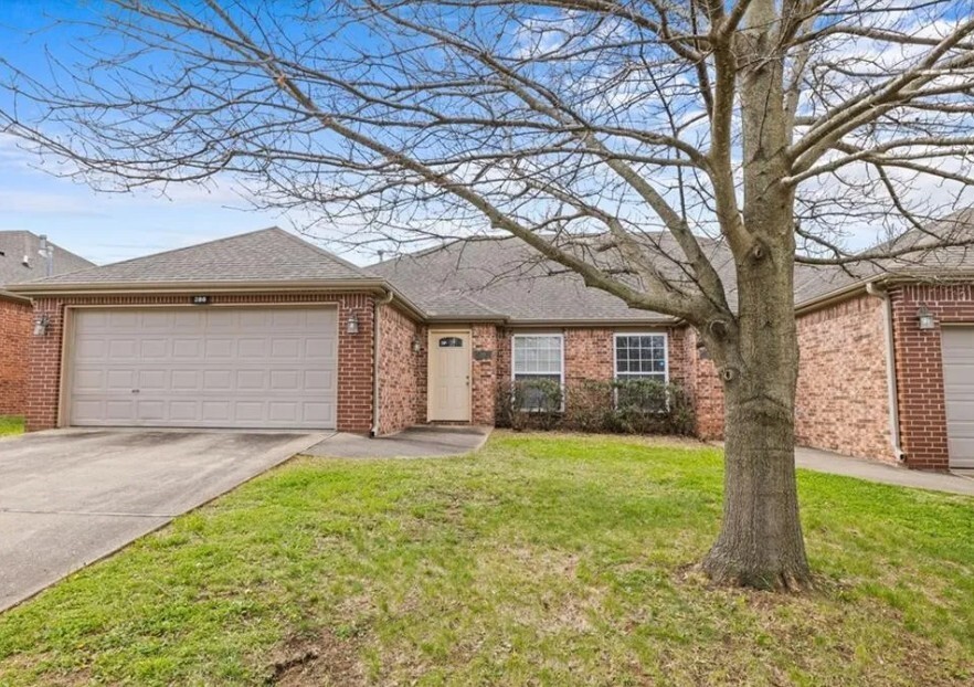 Property Photo: 286 & 288 Copper Oaks Drive AR 72719