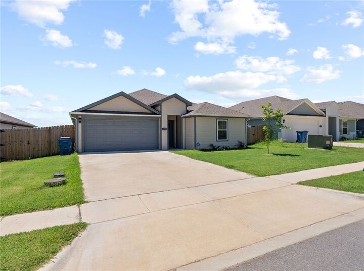 Property Photo: 1321 Bates Street AR 72734