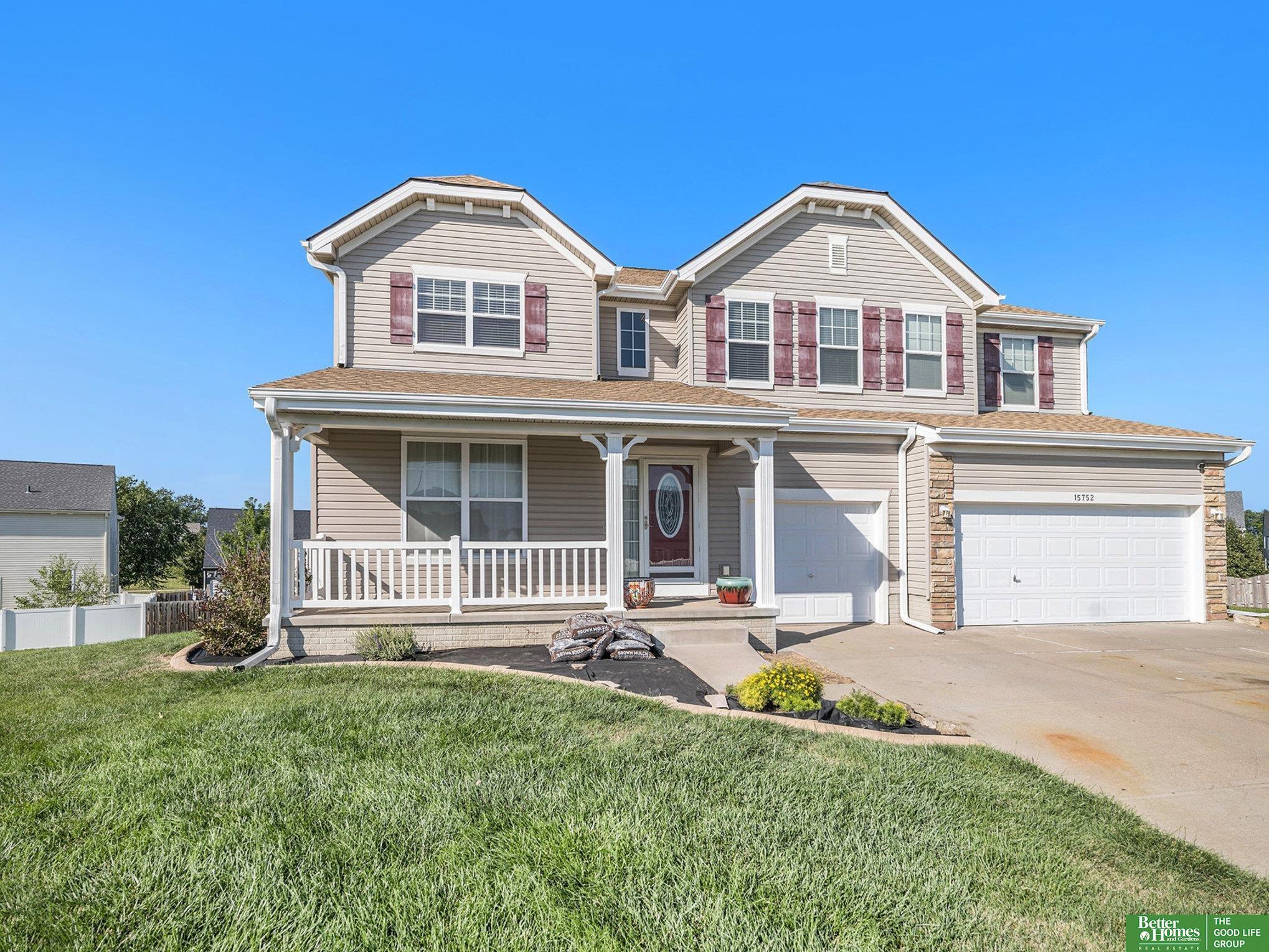 Property Photo: 15752 Howell Circle NE 68007