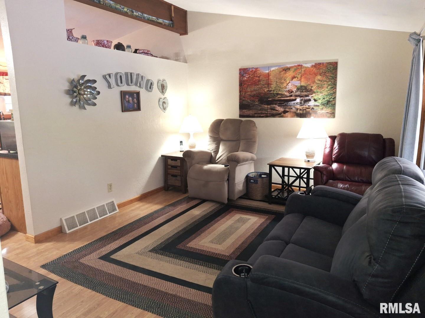 Property Photo:  757 W Locust Street  IL 61520 