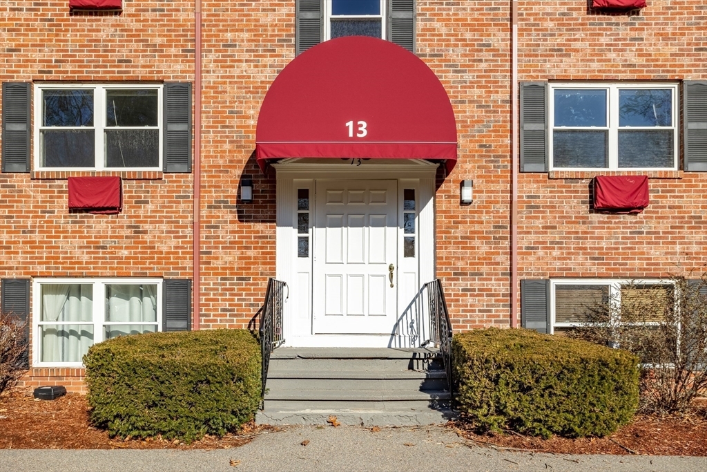 Property Photo:  13 Cross St 6  MA 01863 