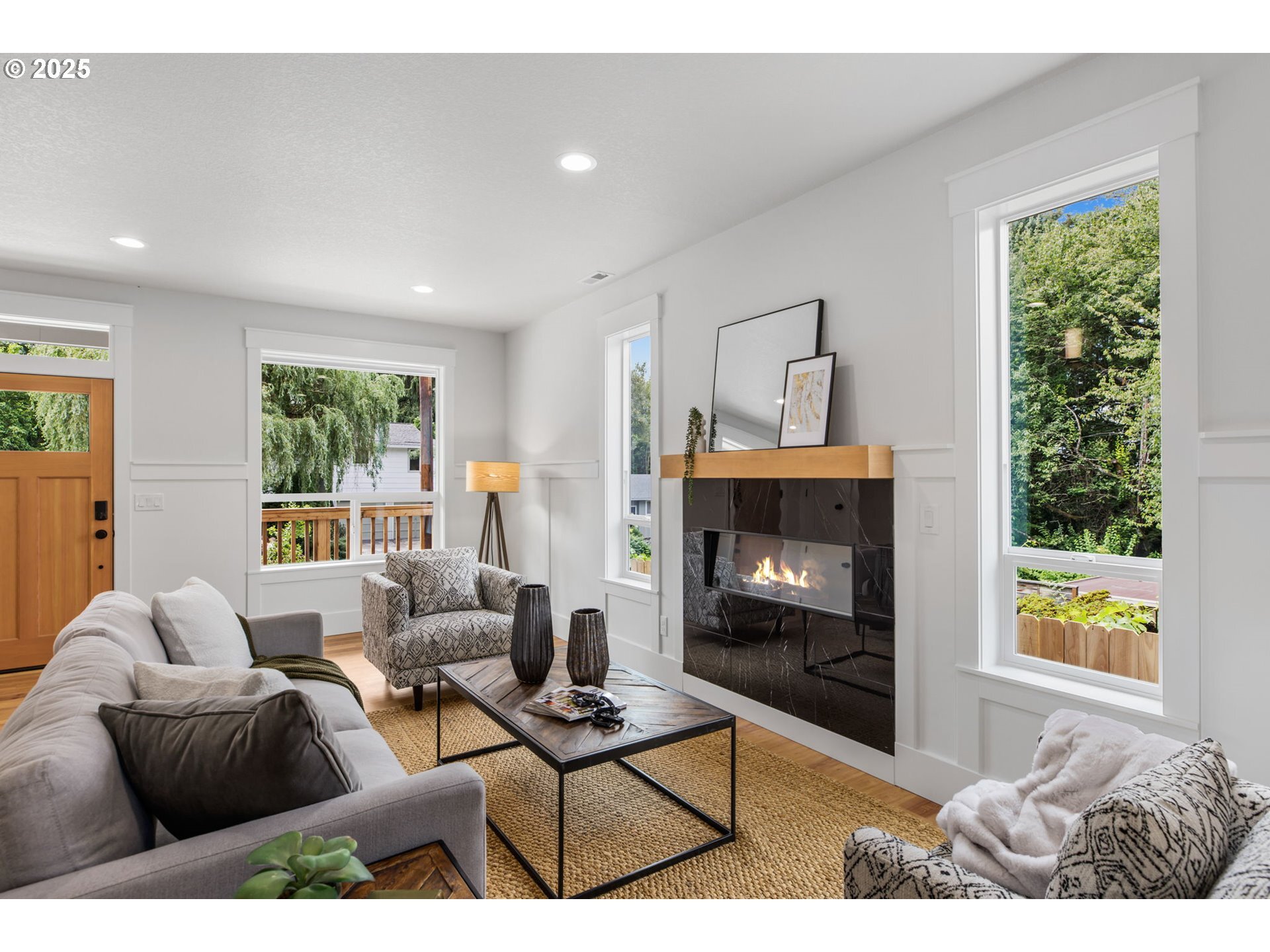 Property Photo:  3911 SE Insley St  OR 97202 