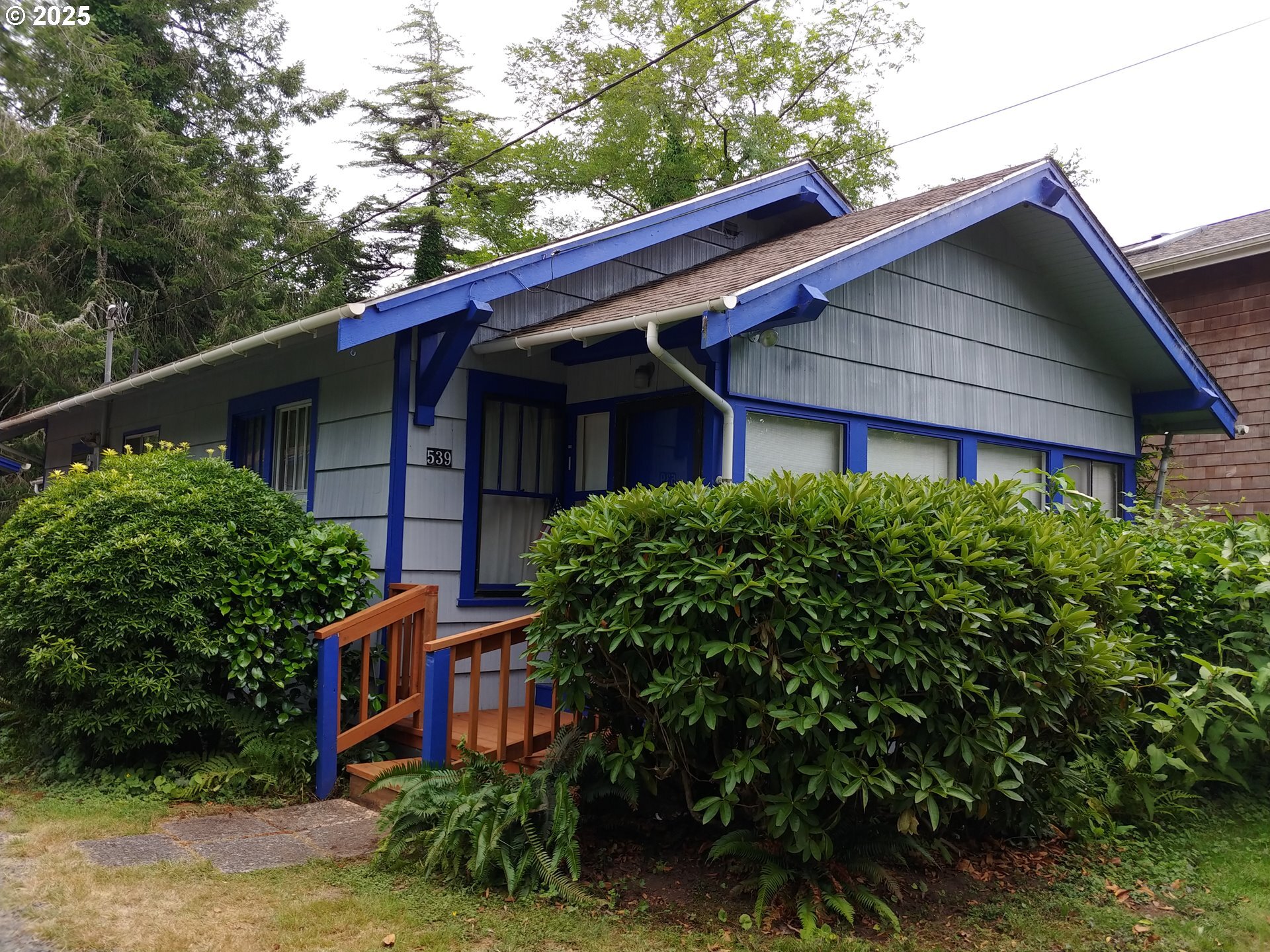 Property Photo:  539 Fir St  OR 97110 