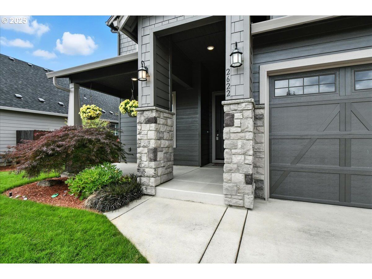 Property Photo: 2622 NE 8th Ave WA 98604