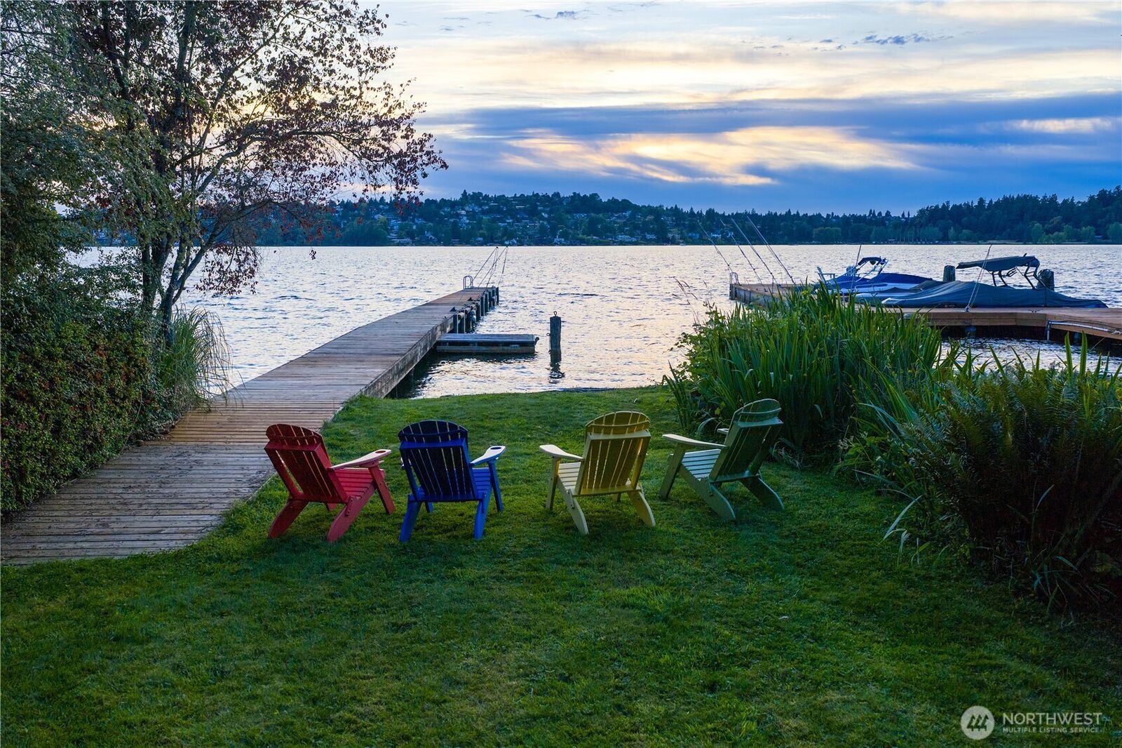 Property Photo:  7236  Holly Hill Drive  WA 98040 