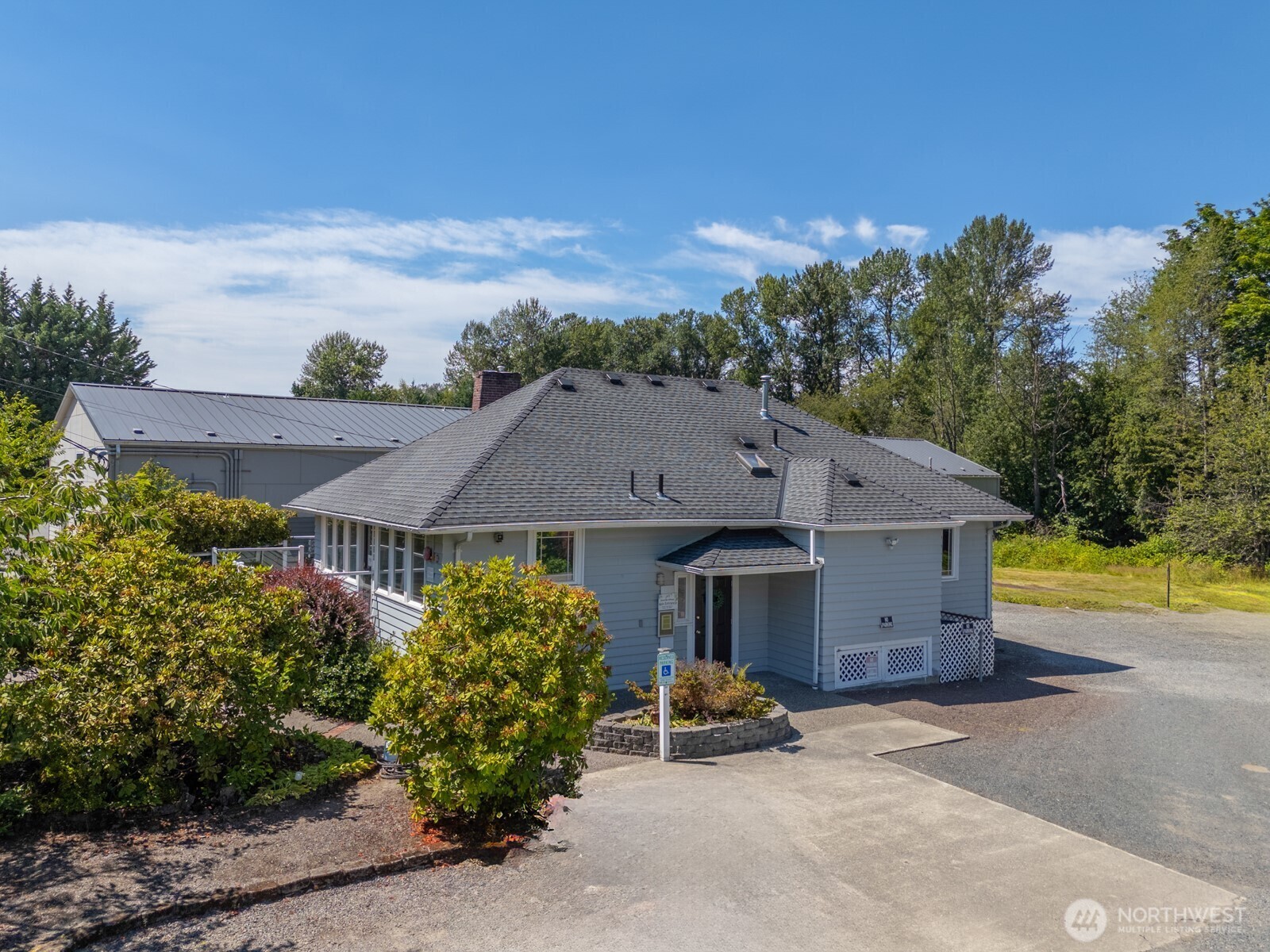 Property Photo: 10516 E Riverside Drive WA 98011