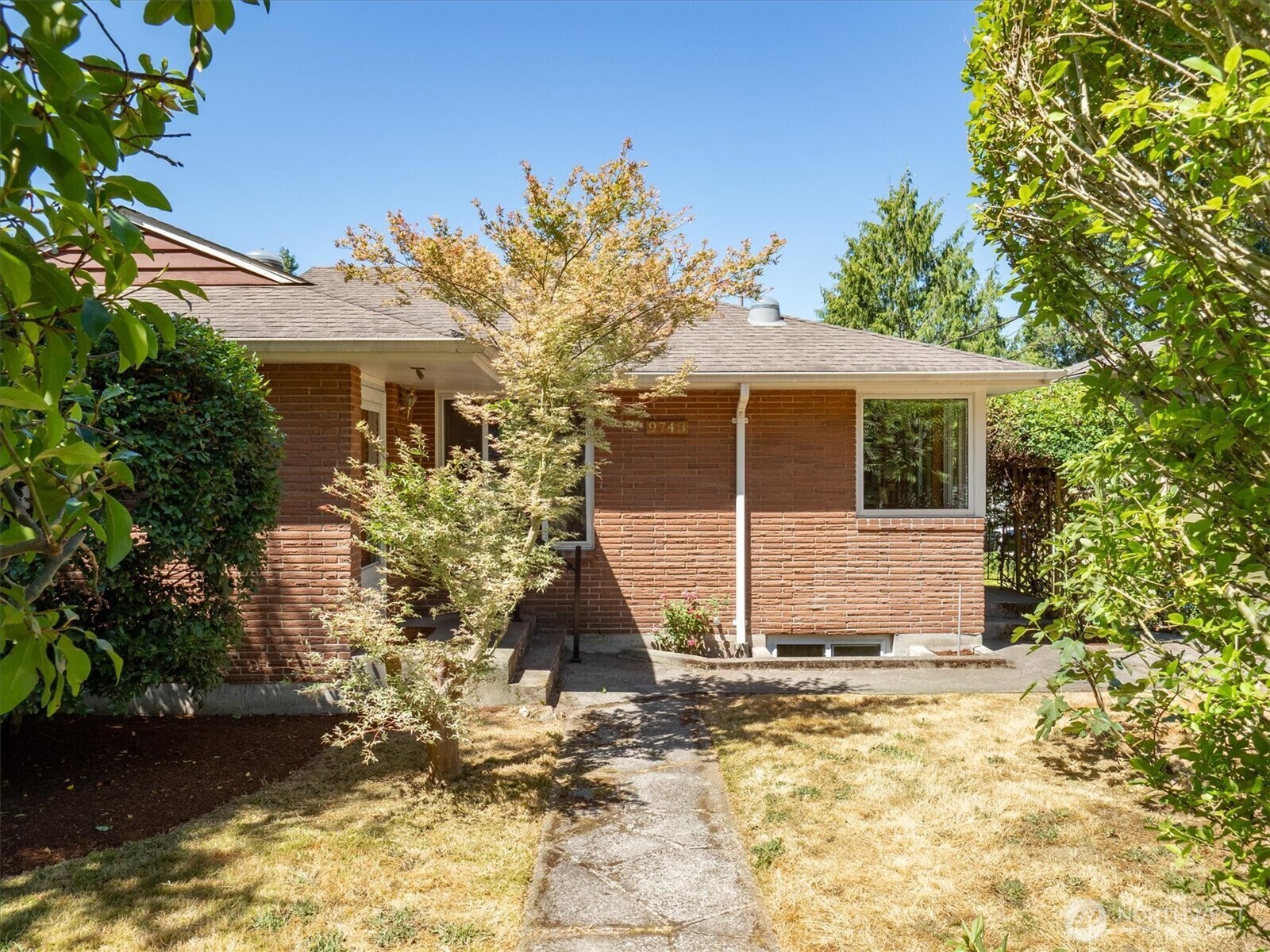 Property Photo: 9743 46th Avenue NE WA 98115