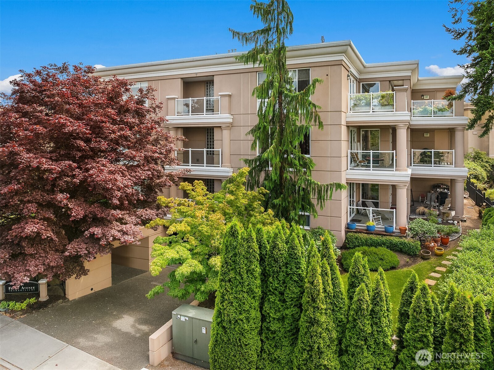 Property Photo: 125 5th Avenue S 101 WA 98033