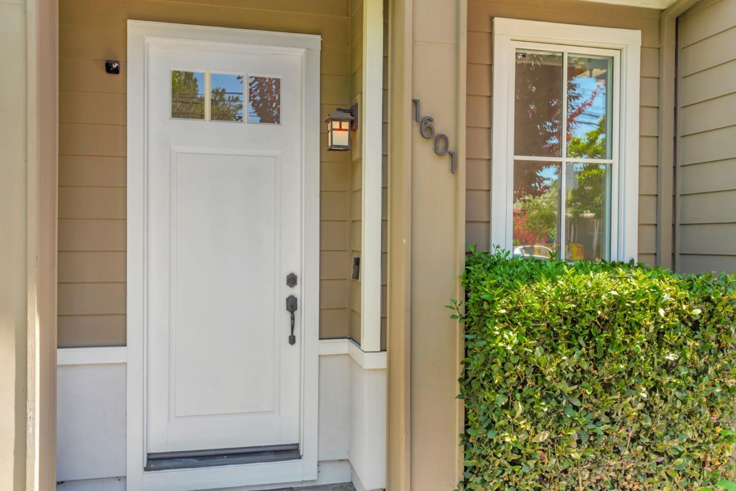 Property Photo: 1601 Kentfield Avenue CA 94061