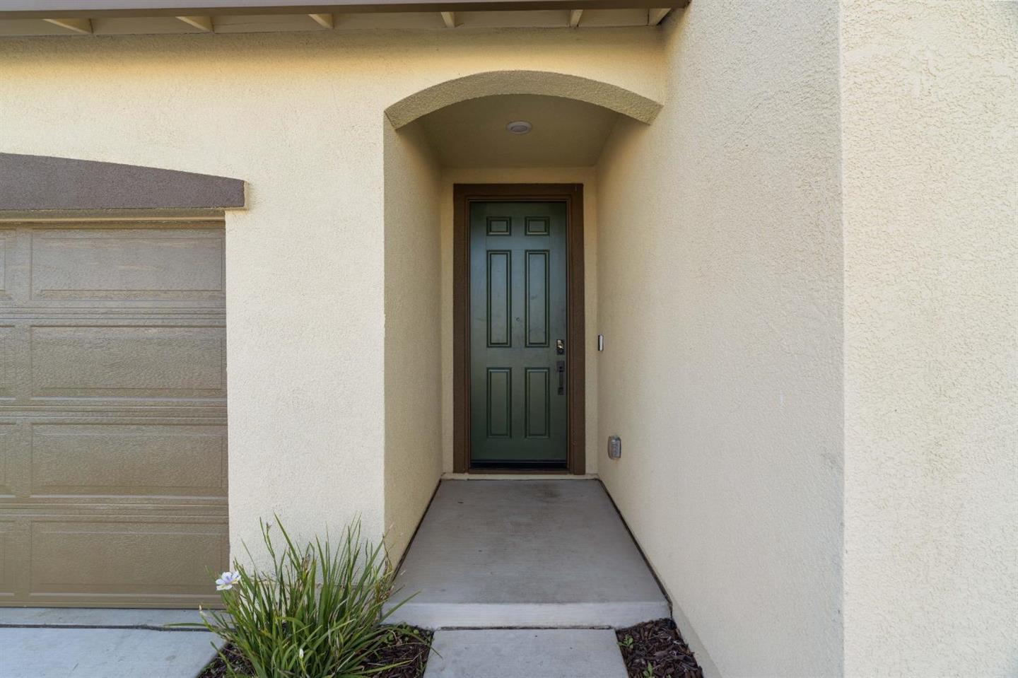 Property Photo: 10190 Ashlar CA 95757