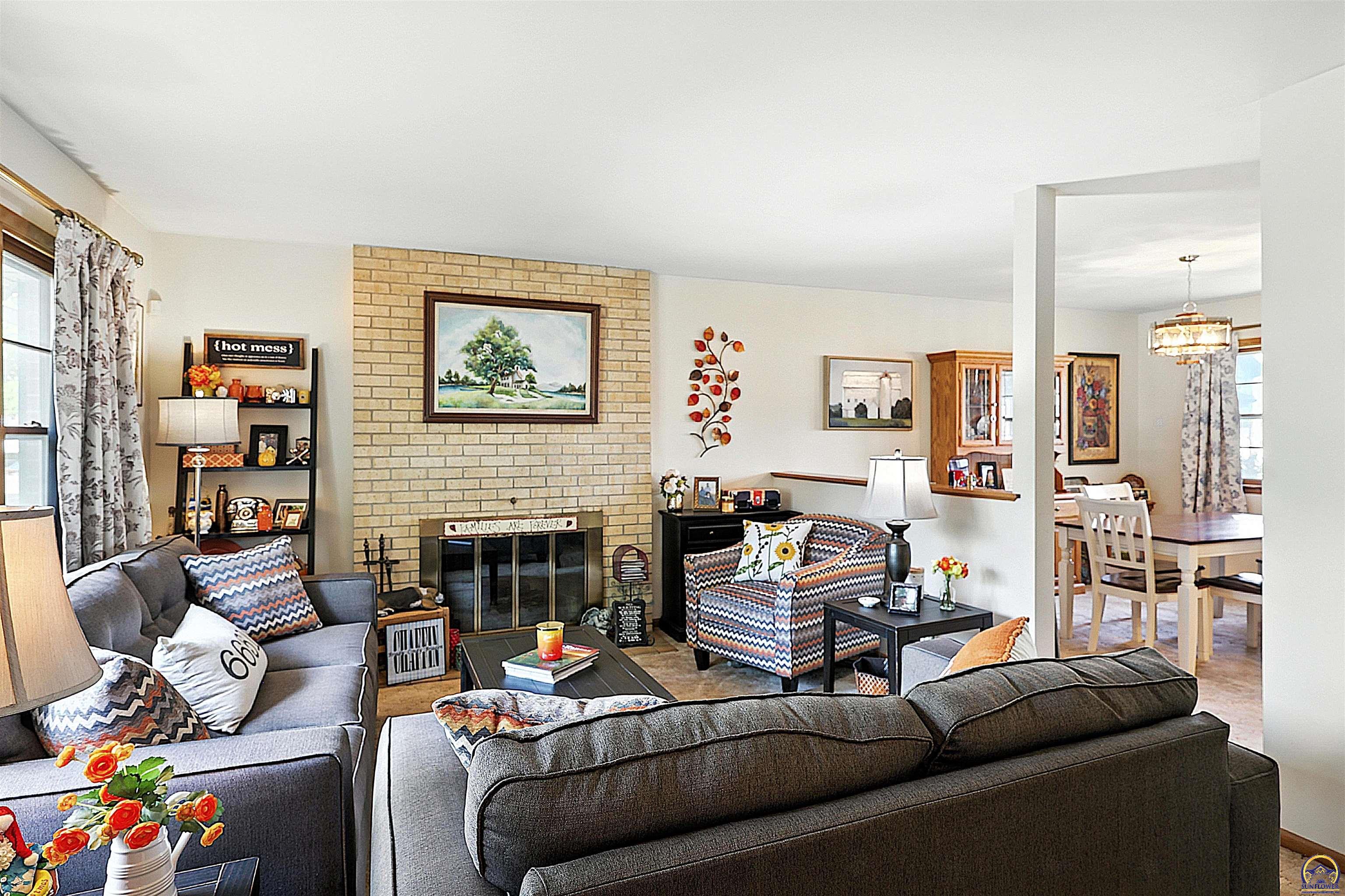 Property Photo:  5507 SW 23rd Ter  KS 66614 