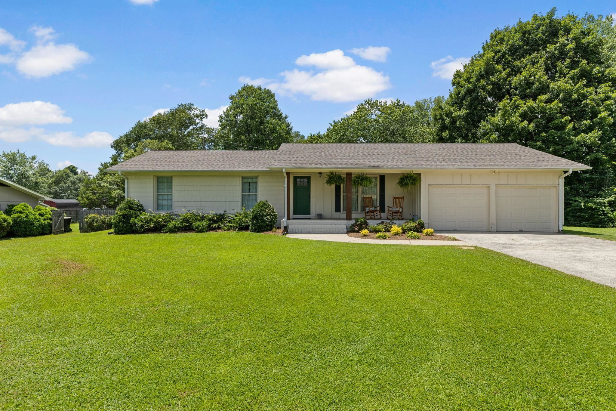 Property Photo:  1422 Longbrook Dr  AL 35055 - CULLMAN 
