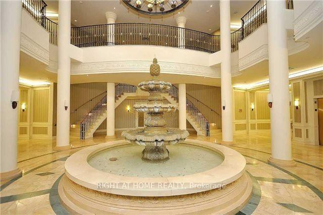 Property Photo:  25 Kingsbridge Garden Circle 2423  ON L5R 4B1 